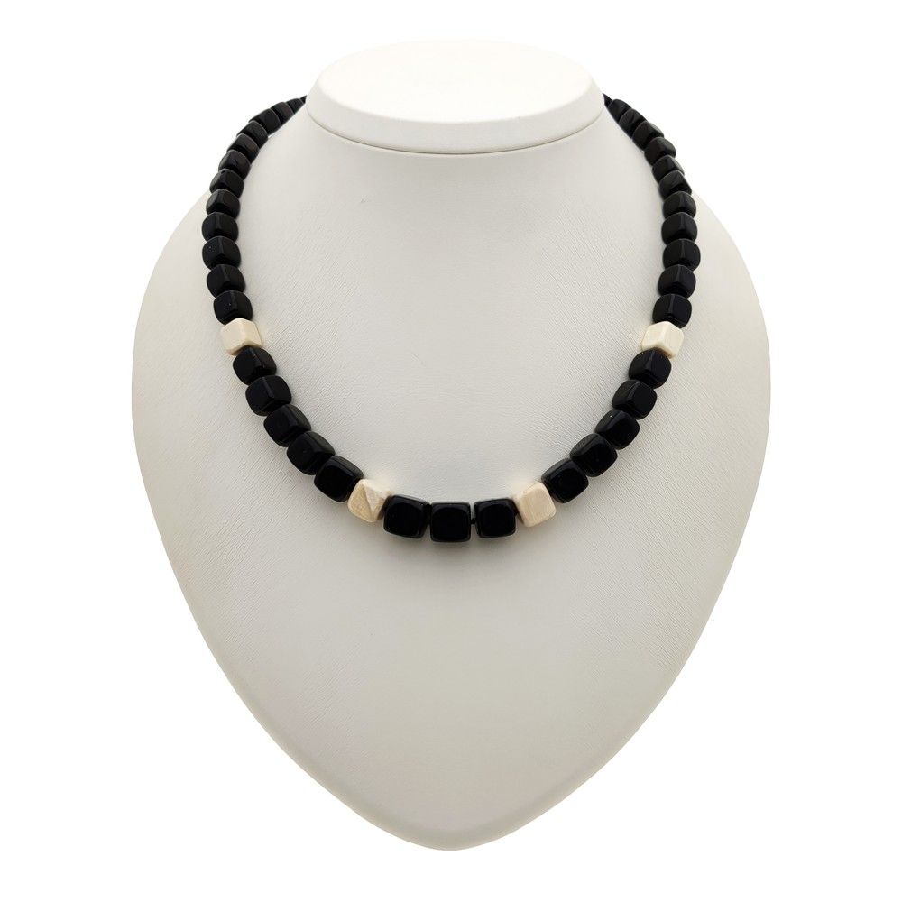 Бусы "Куб" из янтаря