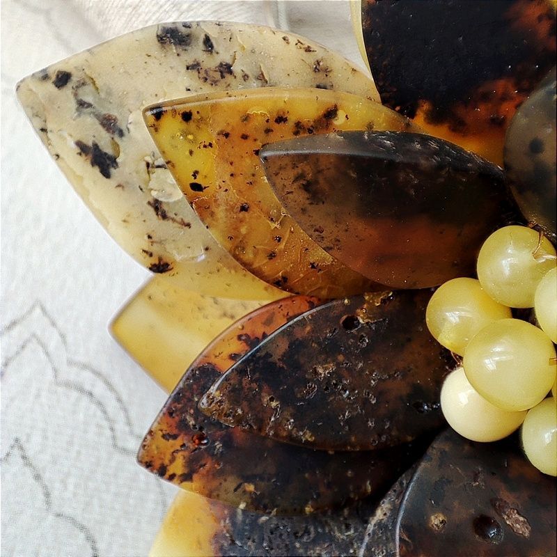 Браслет "Цветок" янтарь