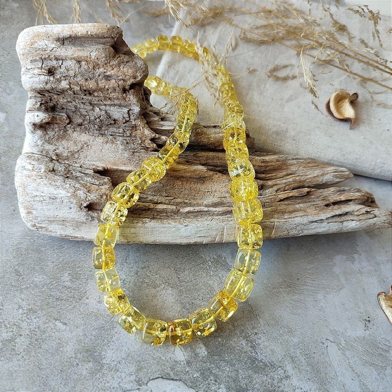 Бусы "Куб" из янтаря