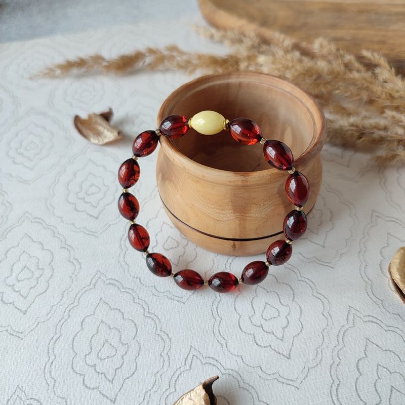 Браслет "Оливка" янтарь