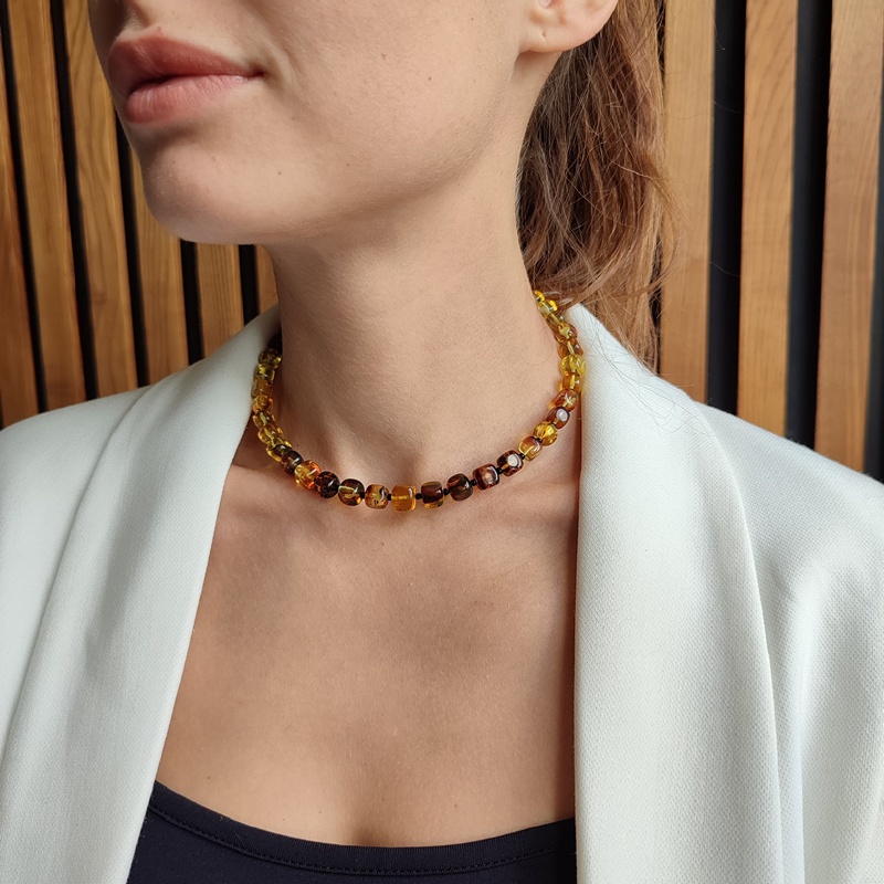 Чокер "Куб" из янтаря