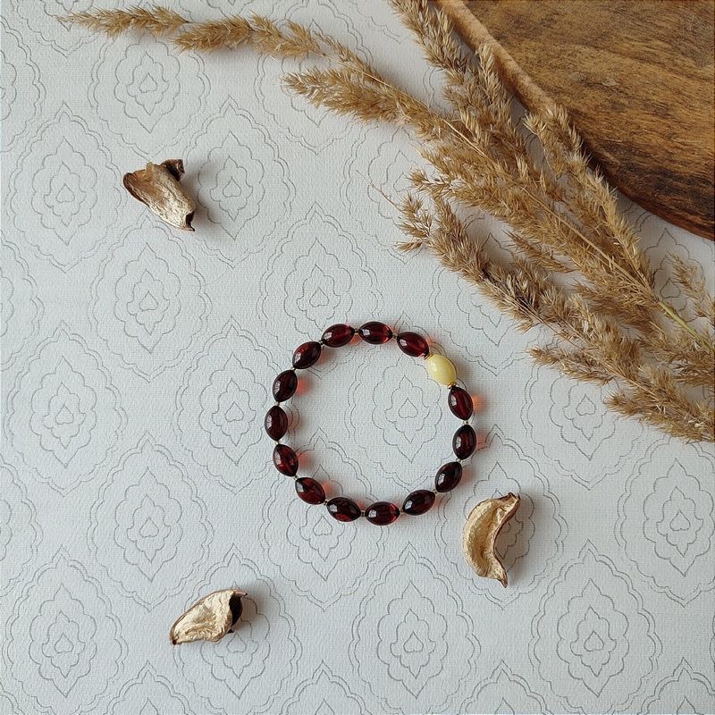 Браслет "Оливка" янтарь