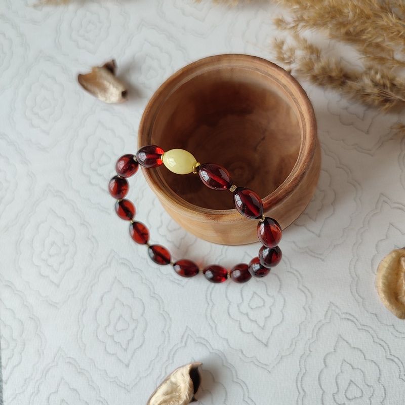 Браслет "Оливка" янтарь