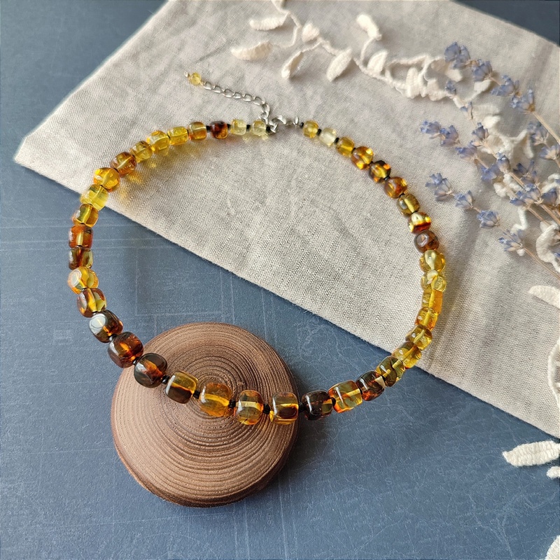 Чокер "Куб" из янтаря