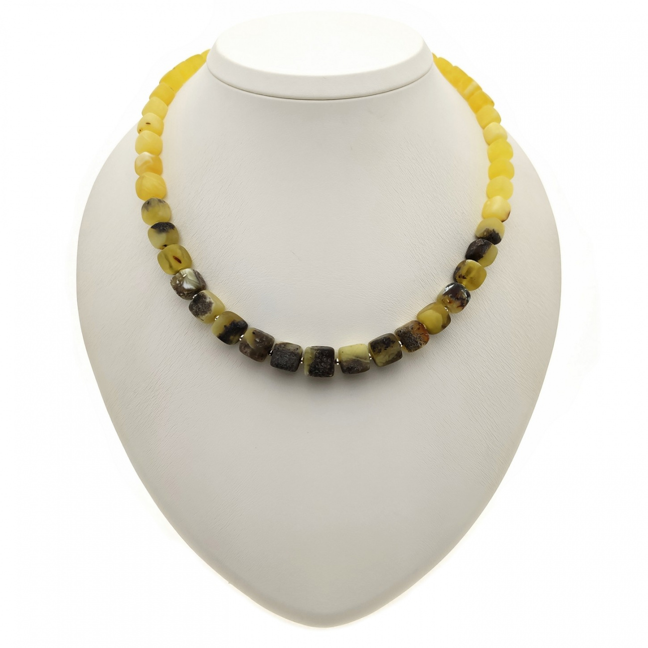 Бусы "Куб" из янтаря