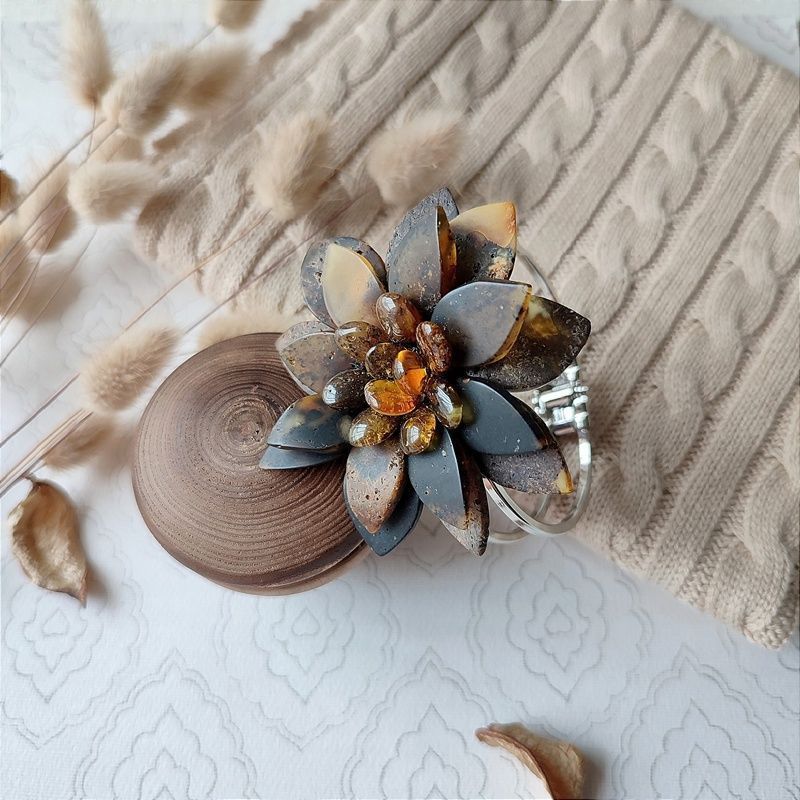 Браслет "Цветок" янтарь