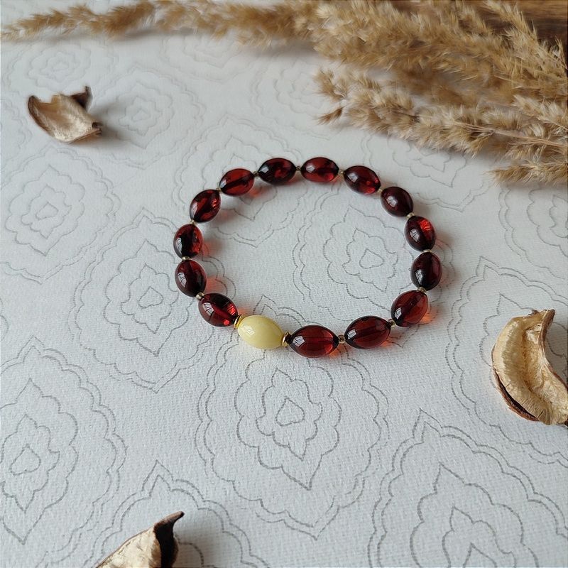 Браслет "Оливка" янтарь